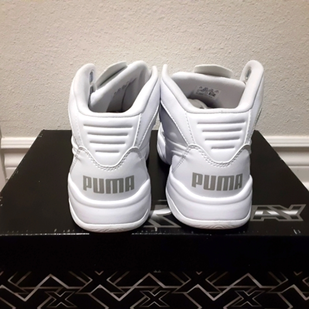Puma - Picture 4 of 4